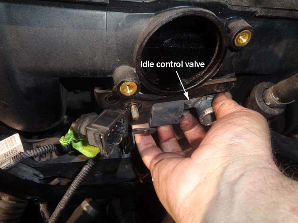 See U3792 repair manual
